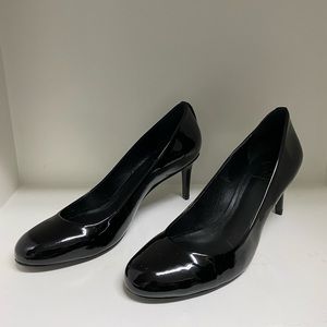 Tory Burch black patent pumps size 11
